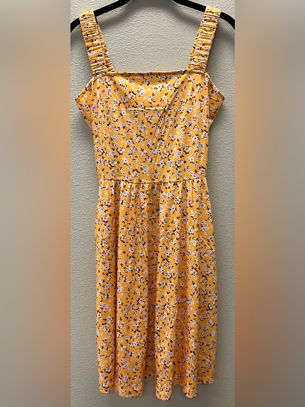 HUHOT  Small  New No Tags Yellow Floral Sundress with Elastic  Straps